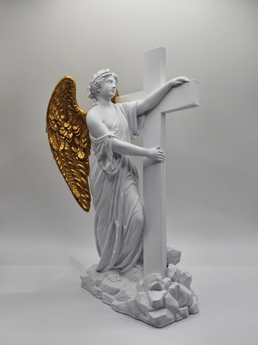 Ángel sosteniendo la cruz (dorado)
